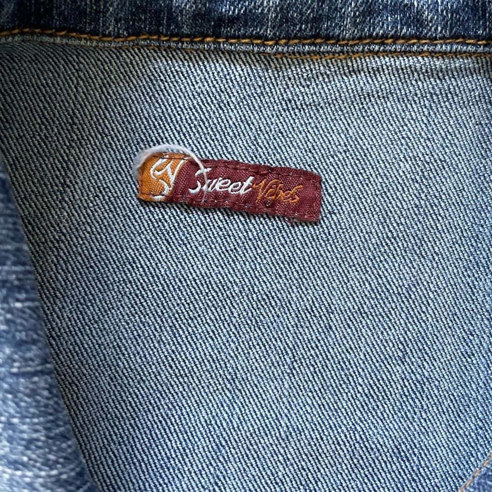 Sweet Vibes Bolero length jeans Jacket some distressing Size M runs small - Picture 4 of 10